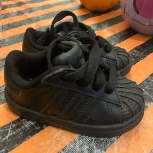 ALL BLACK ADIDAS